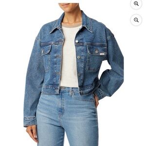Levi Strauss Signature Women's Relaxed
Trucker Jacket